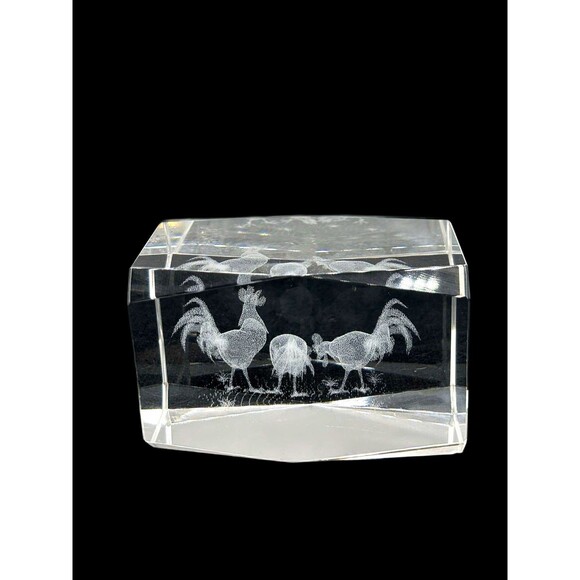3D Laser Etched Crystal Cube 2 Roosters And Chick Decorative Paperweight 3"x2" - Picture 2 of 9